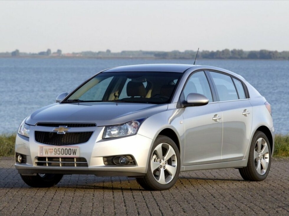 Коврики текстильные "Классик" для Chevrolet Cruze I (хэтчбек 5 дв / J305) 2011 - 2012, черные, 5шт.